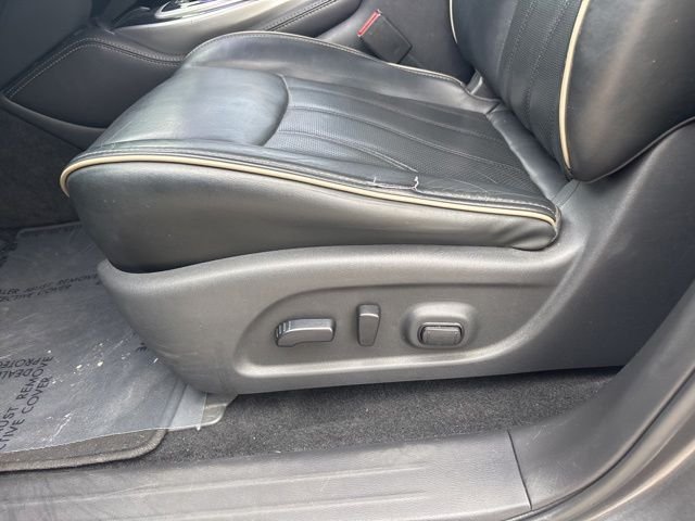 Used 2019 Gray INFINITI LUXE image 14