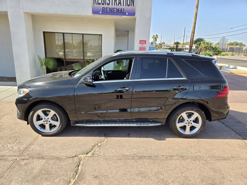 Used 2018 Black Mercedes-Benz GLE 350 image 2