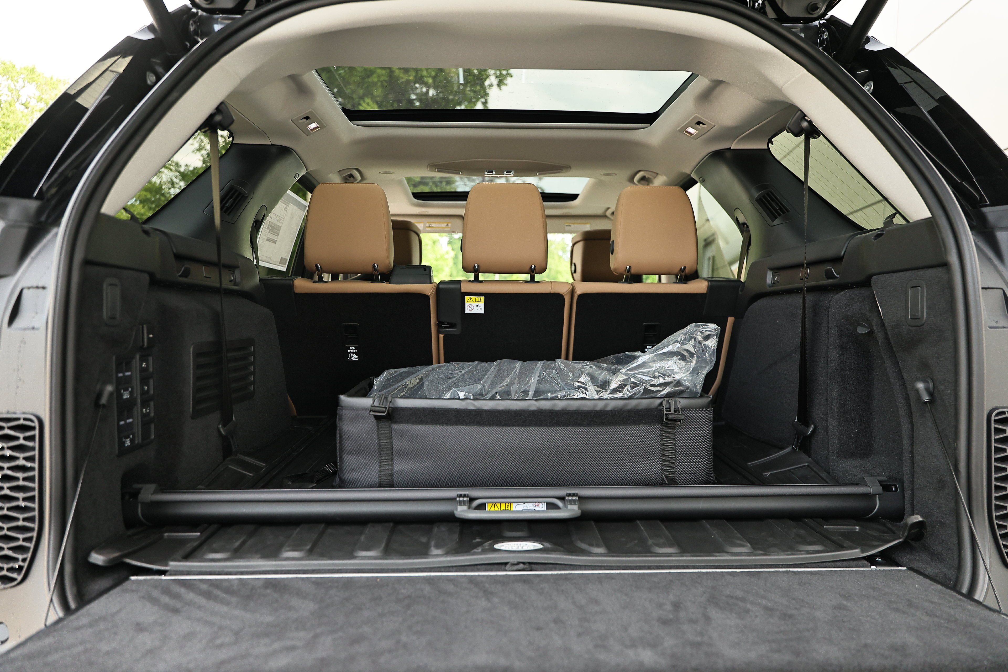 2026 Land Rover Discovery Tempest Edition - Photo 47