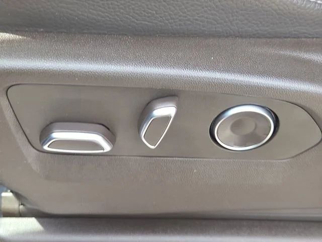 Used 2024 Summit White GMC Denali image 21