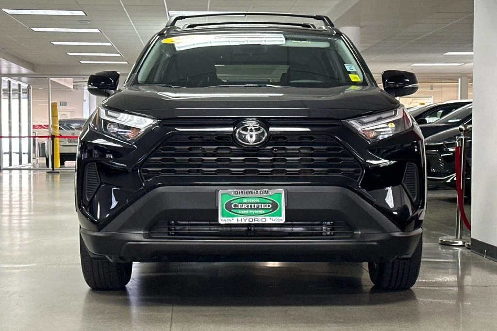 Used 2025 Black Toyota XLE image 9