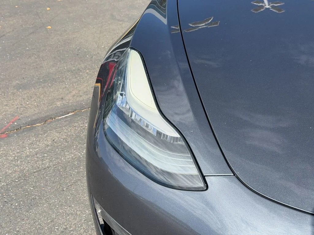 Used 2019  Tesla Long Range image 4
