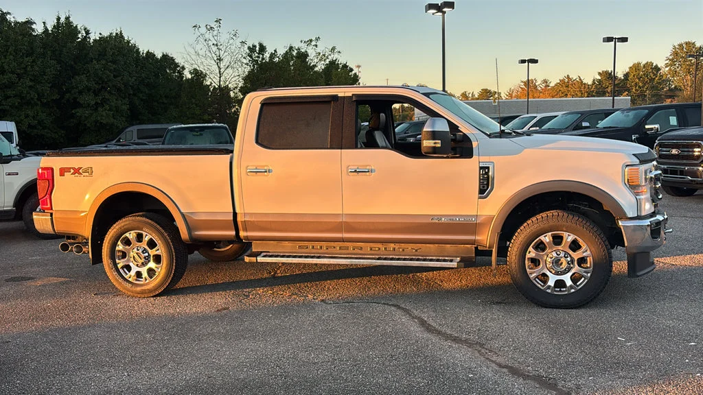 Used 2022 White Ford Lariat image 27