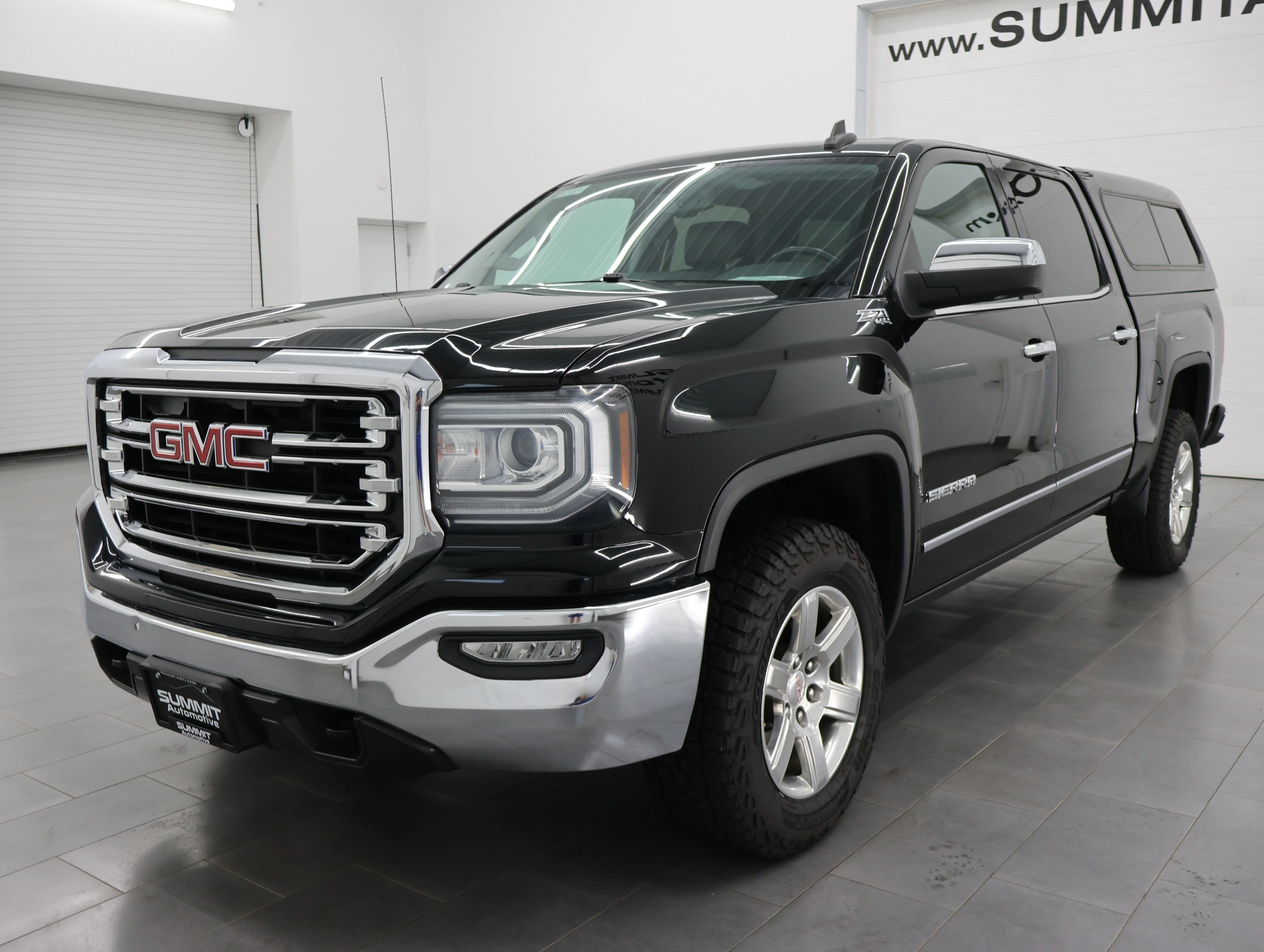 Used 2017 Onyx Black GMC SLT image 7