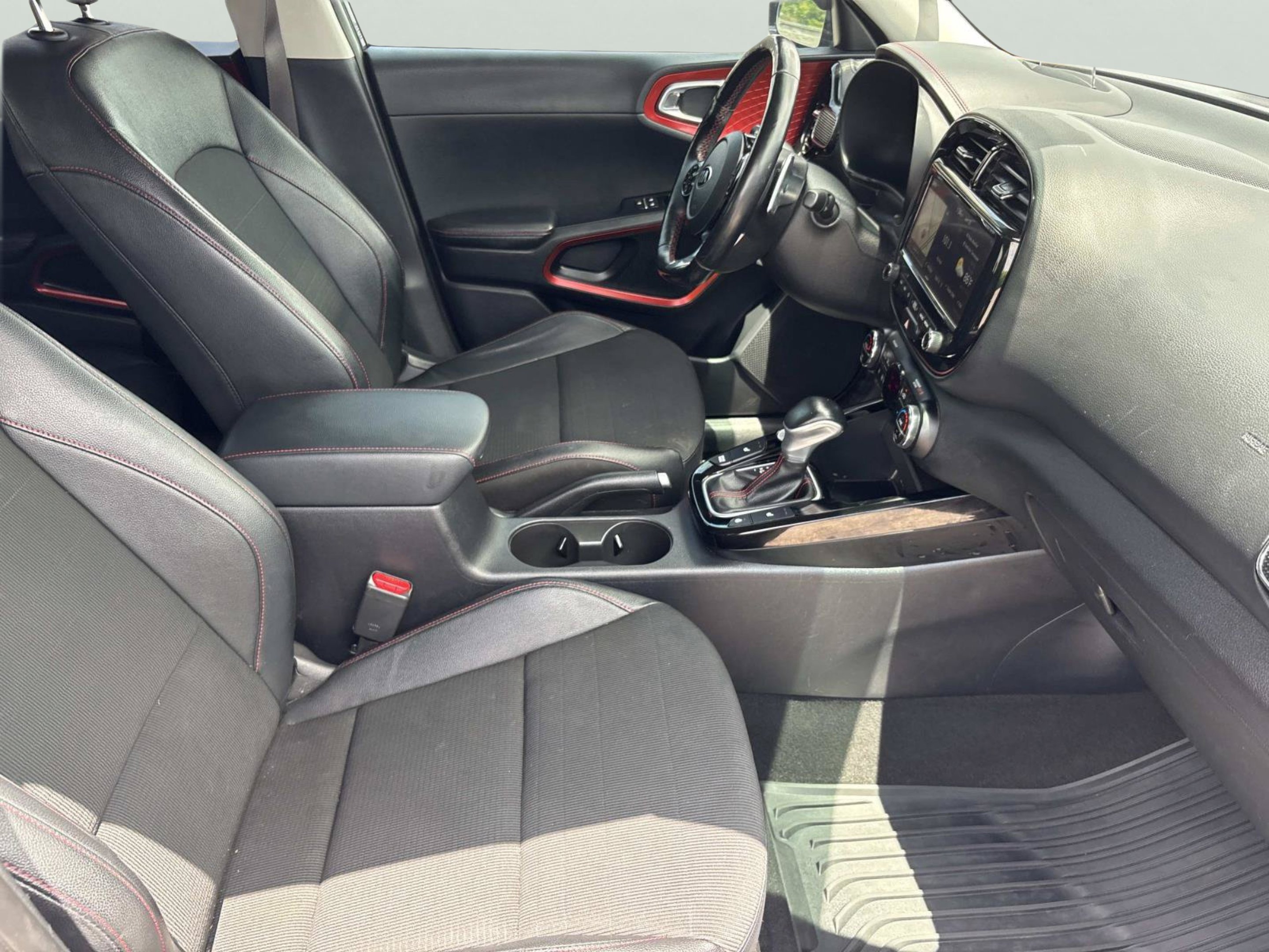 Used 2021 Gravity Gray Kia Turbo image 21