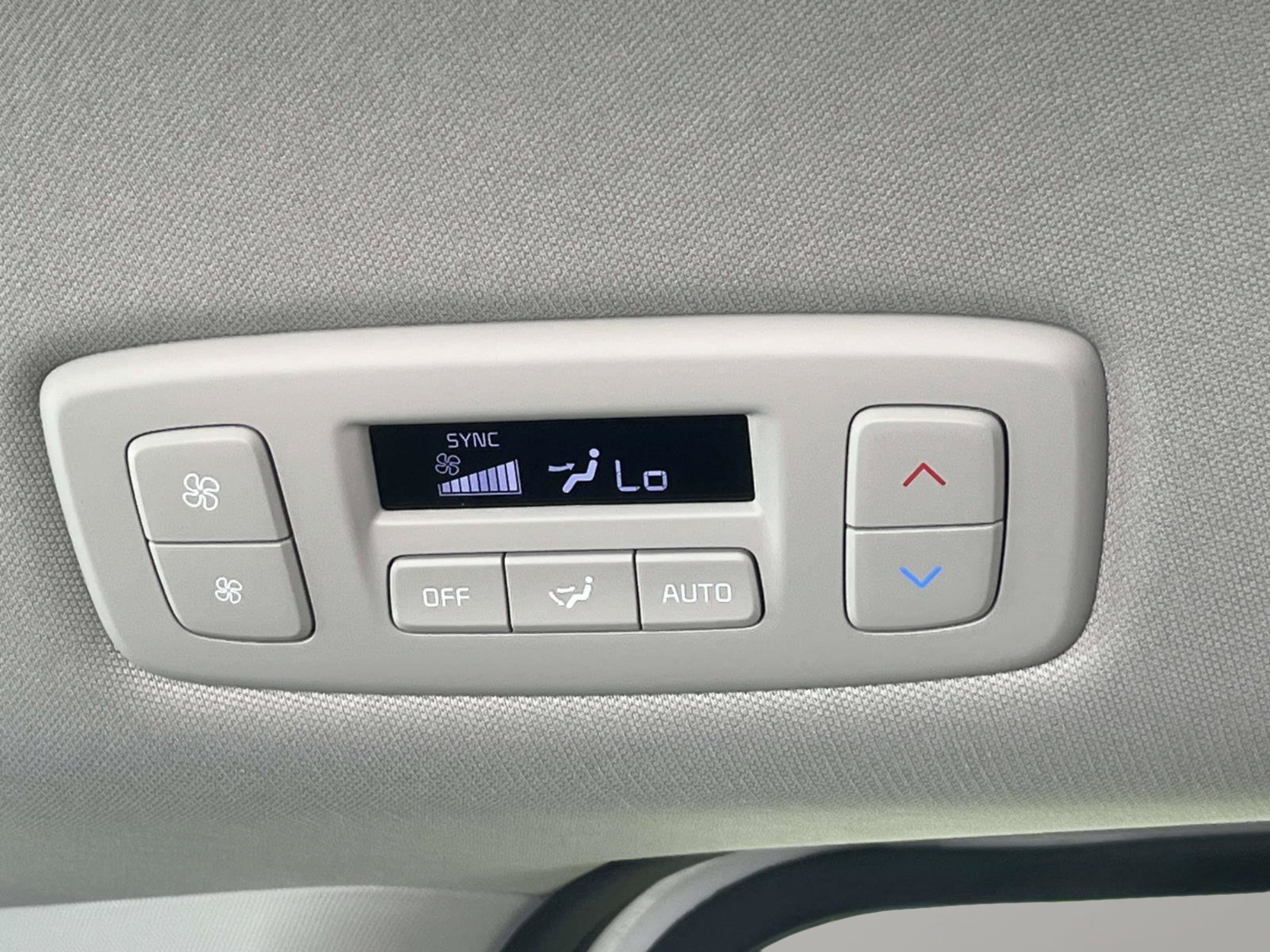 New 2026 Snow White Pearl Kia LXS image 16