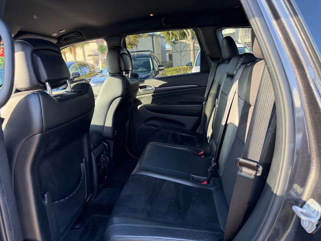 Used 2018 Gray Jeep Laredo E image 12