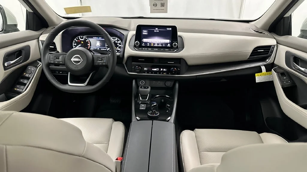 Used 2023 White Nissan SV image 22