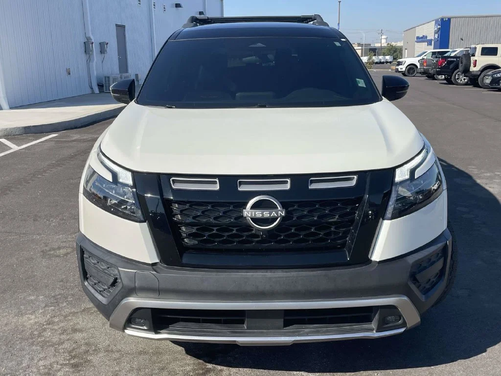 Used 2024 White Nissan Rock Creek image 8