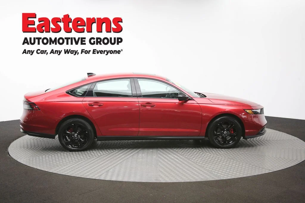 Used 2025 Red Honda SE image 44