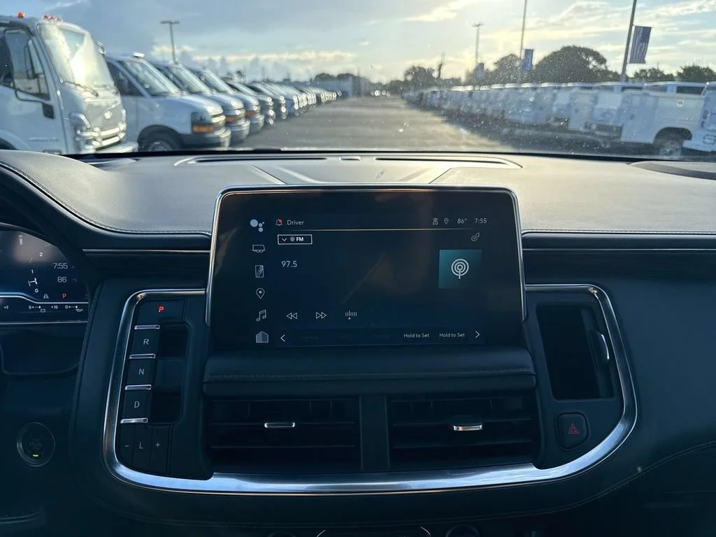 Used 2023 BLACK Chevrolet LT image 13