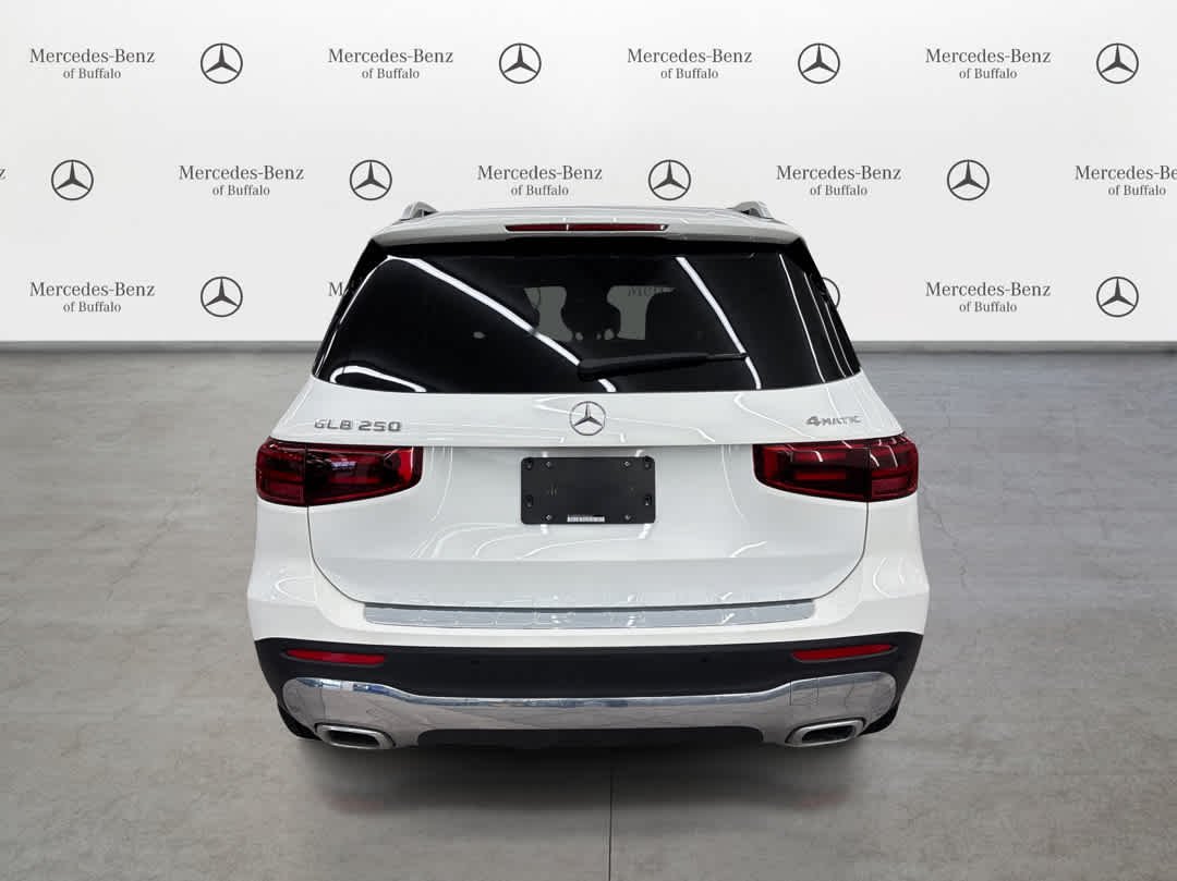 Certified Used 2025 Polar White Mercedes-Benz GLB 250 image 6