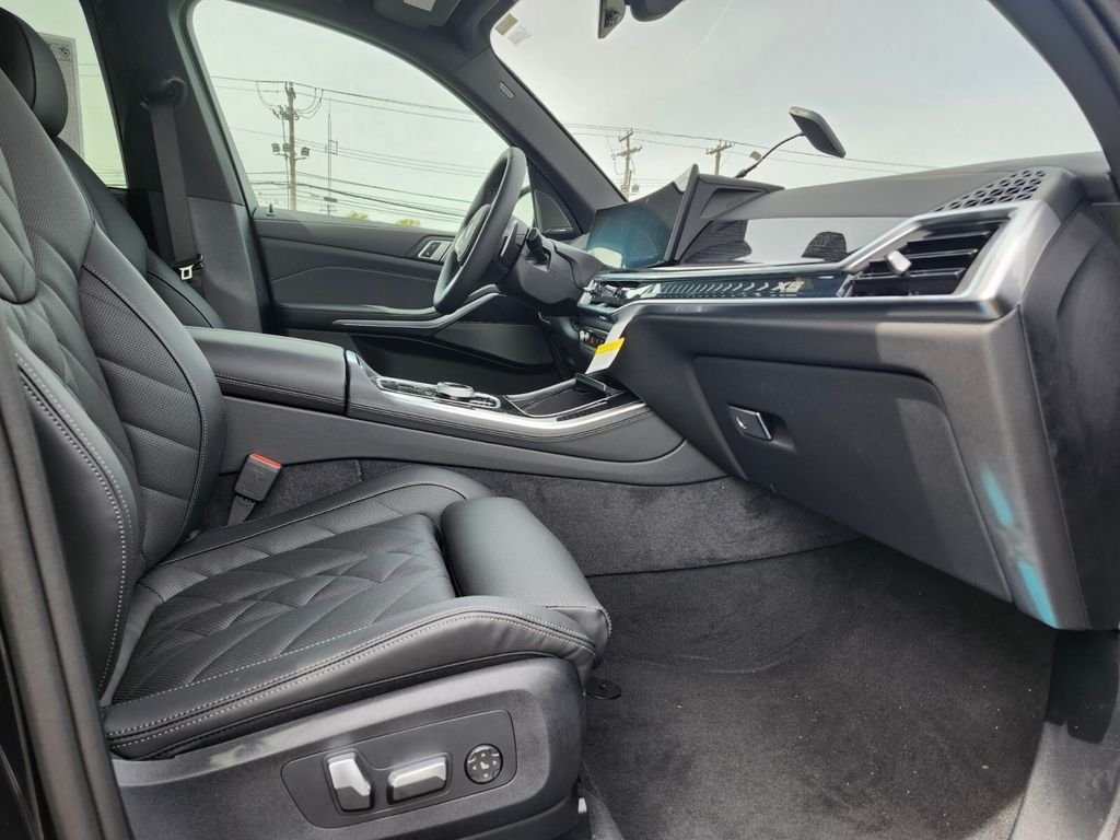 New 2026 Black BMW xDrive40i image 11