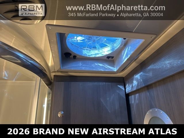 New 2025 high-tech silver metallic Mercedes-Benz Modern Griege image 47