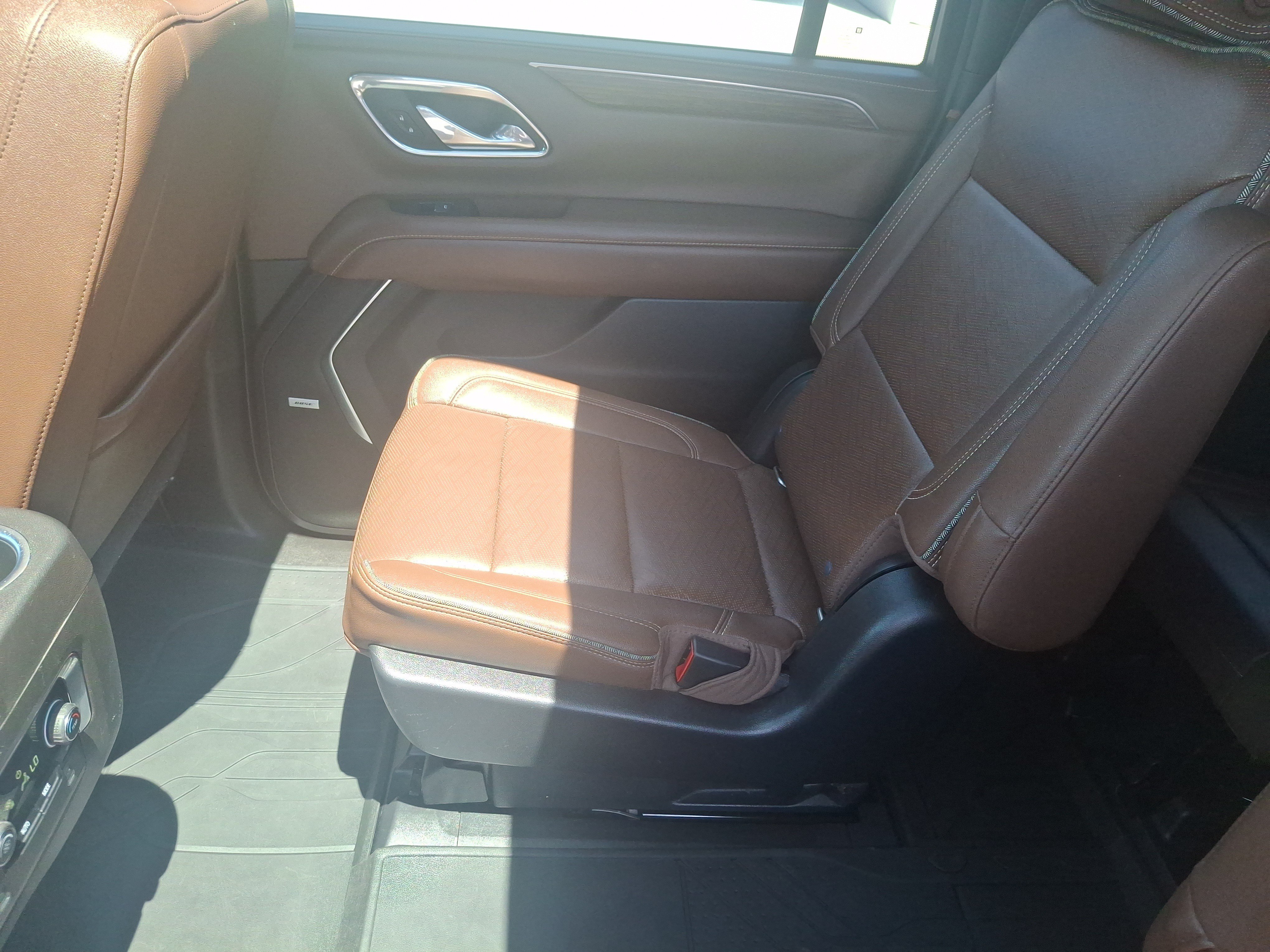Used 2021 White Chevrolet High Country image 13