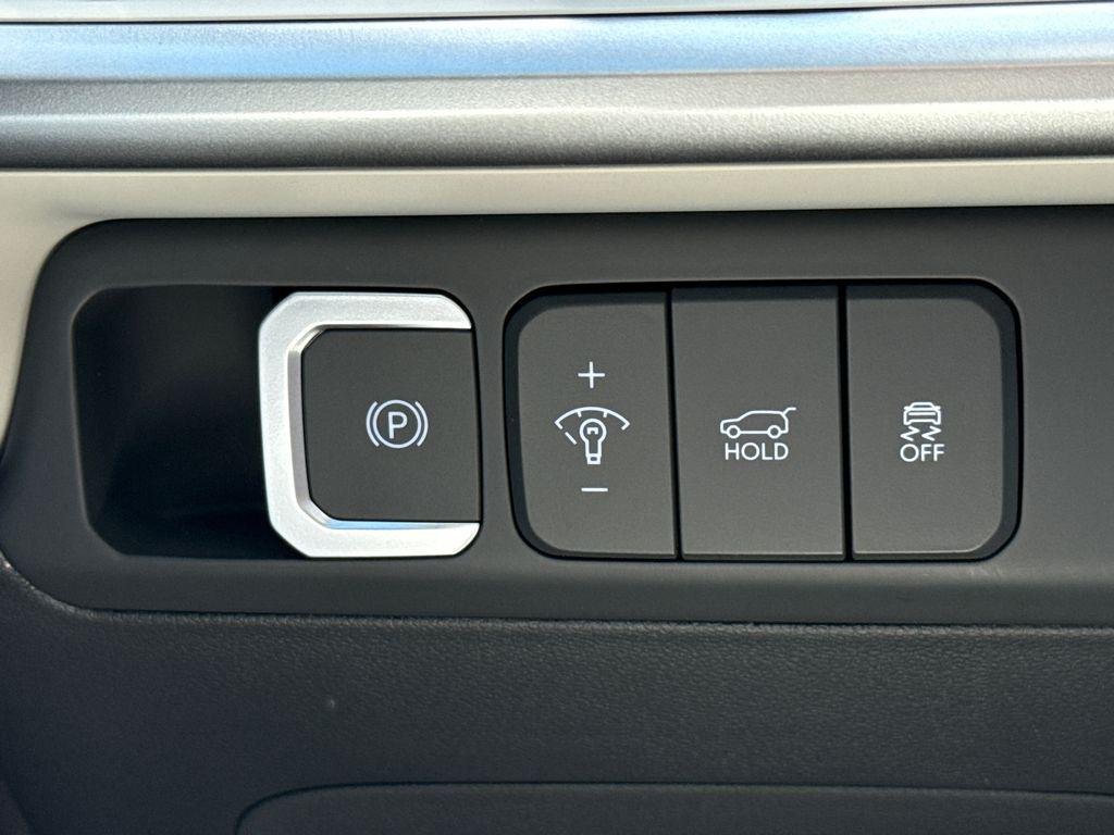New 2026 Silver Hyundai SEL FWD image 21