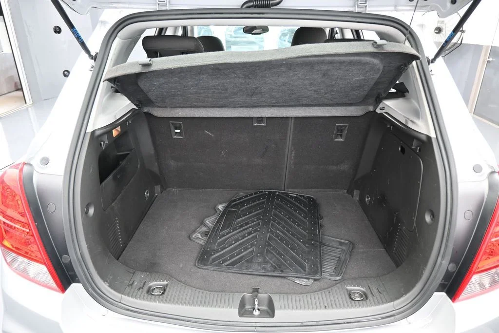 Used 2017 Silver Ice Metallic Chevrolet LS image 36