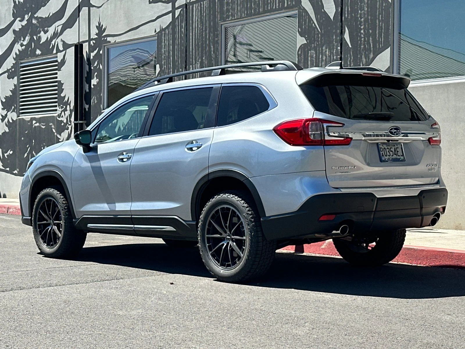 New 2026 ICE SILVER METALLIC Subaru Touring 7-Passenger image 4
