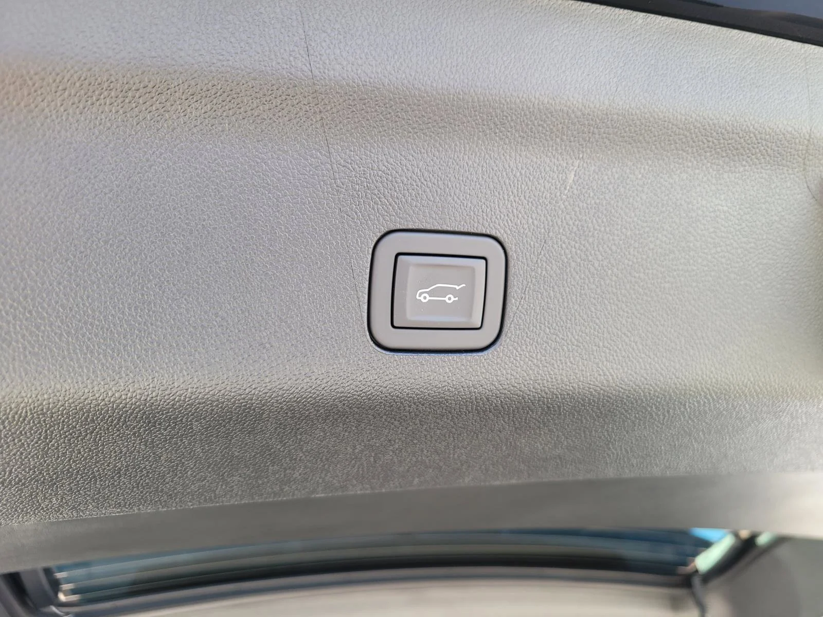 2026 Chevrolet Tahoe Premier - Photo 9