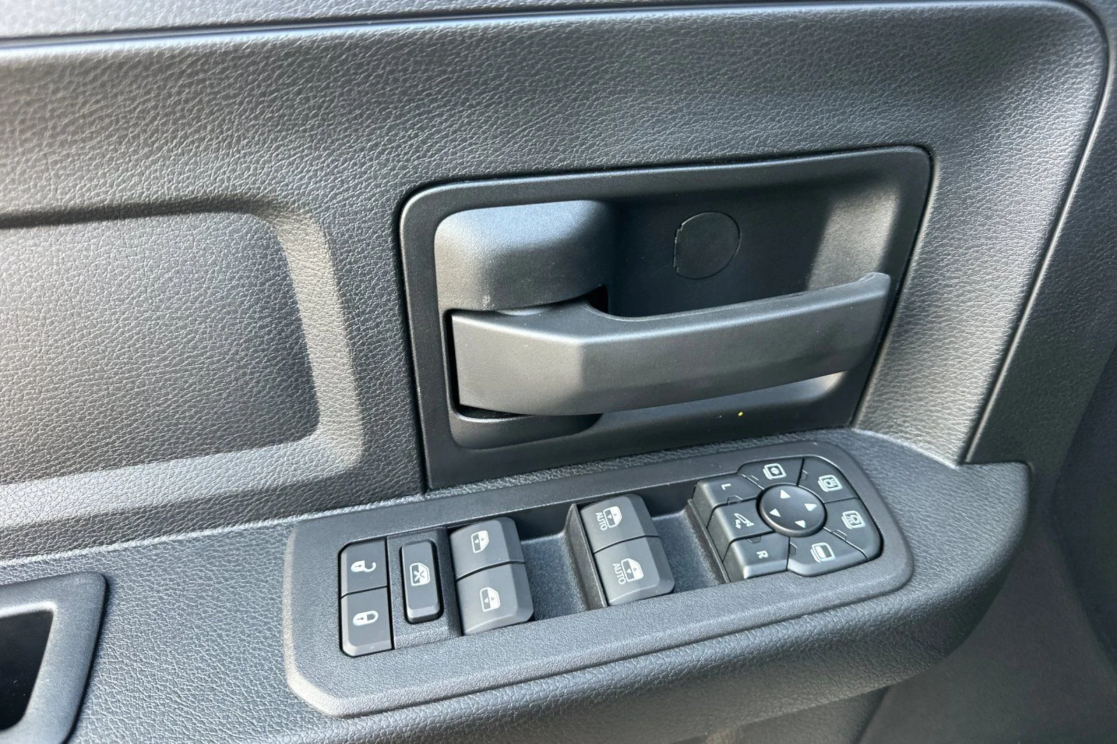2026 RAM 2500 Tradesman/Warlock - Photo 8