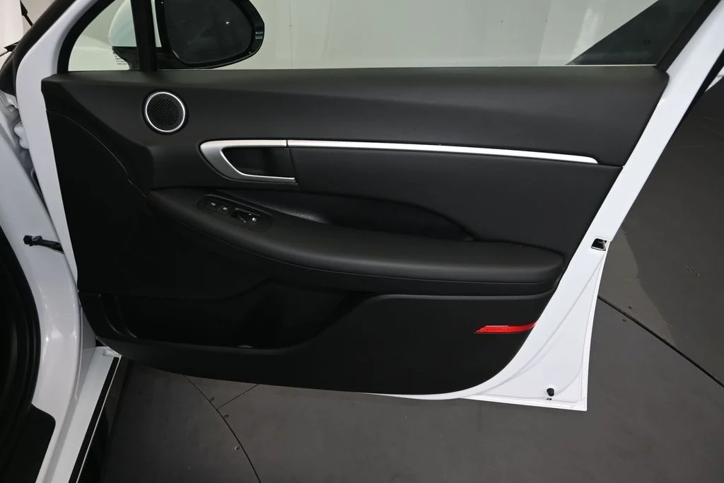 Certified Used 2025 White Hyundai SEL image 16