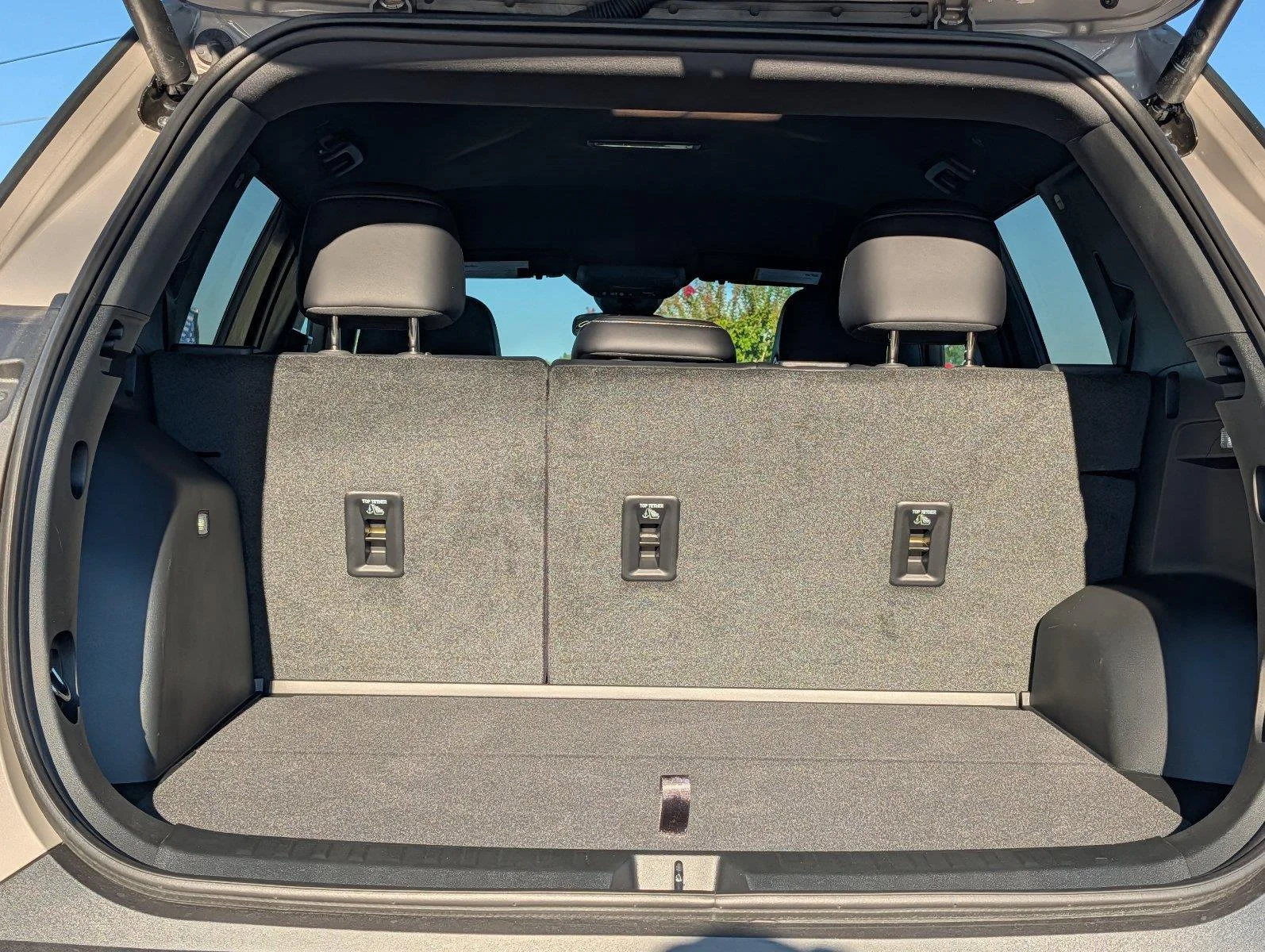 New 2027 Riverstone Metallic GMC Elevation image 32