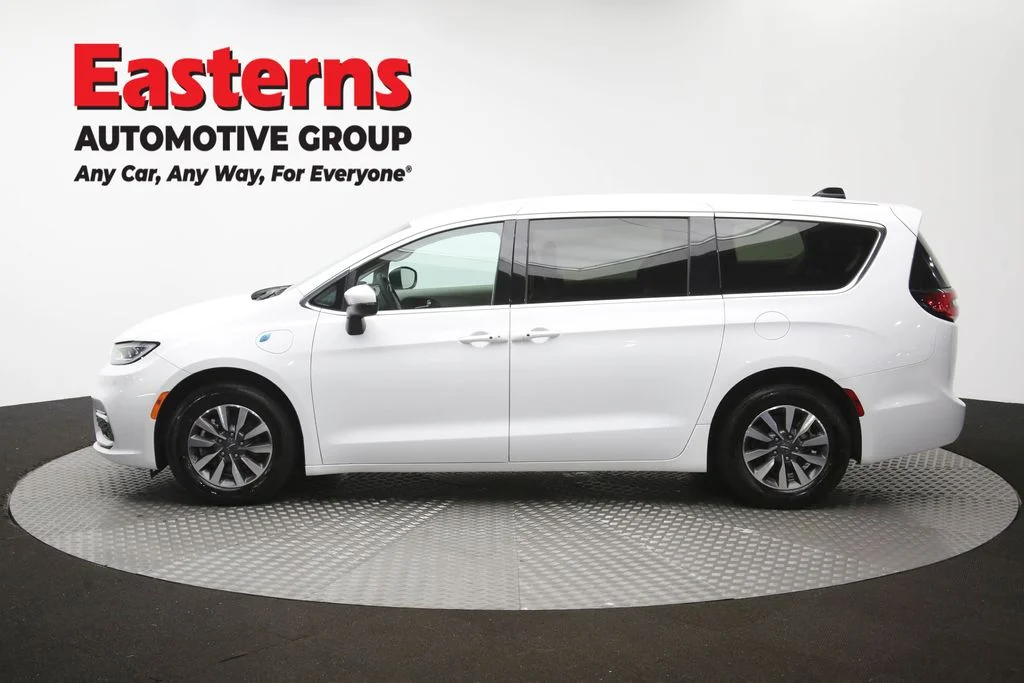 Used 2023 White Chrysler Touring L image 63