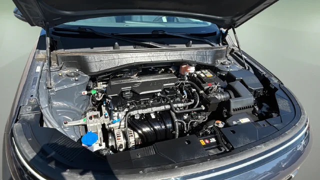 Used 2025 Blue Hyundai SEL image 32