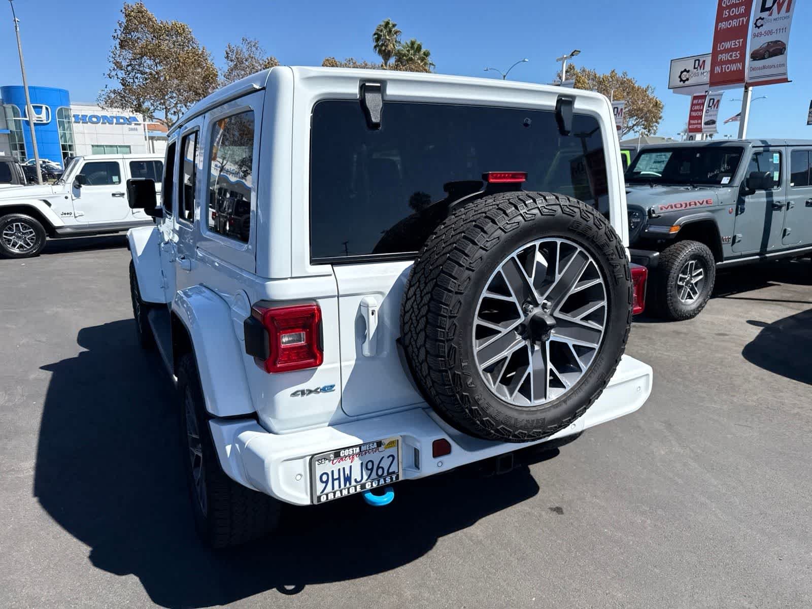 Used 2024 Bright White Clearcoat Jeep High Altitude image 17