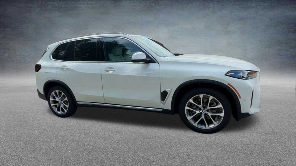 Used 2024 White BMW xDrive40i image 29