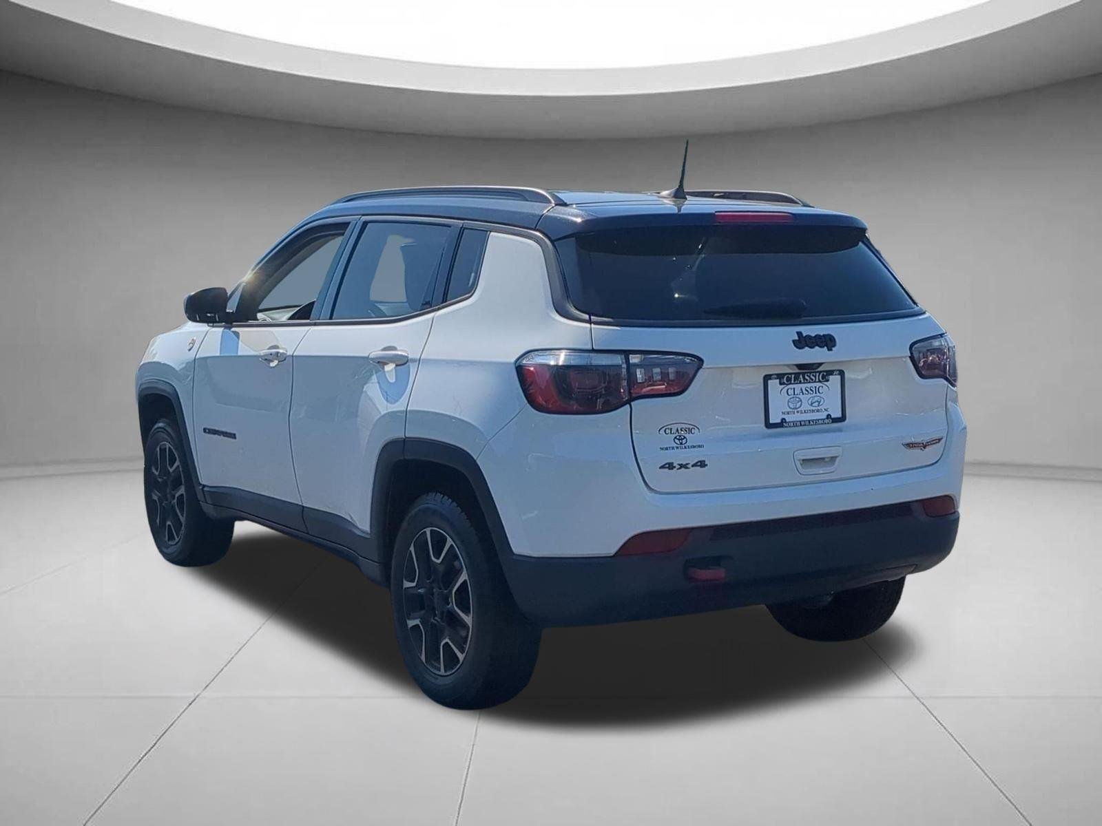 Used 2019 White Clearcoat Jeep Trailhawk image 3
