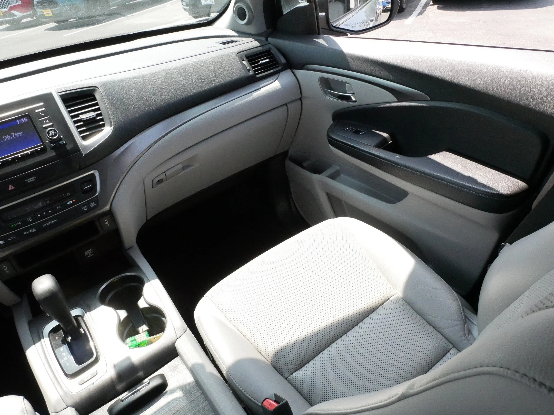 Used 2018 Lunar Silver Metallic Honda RTL image 11