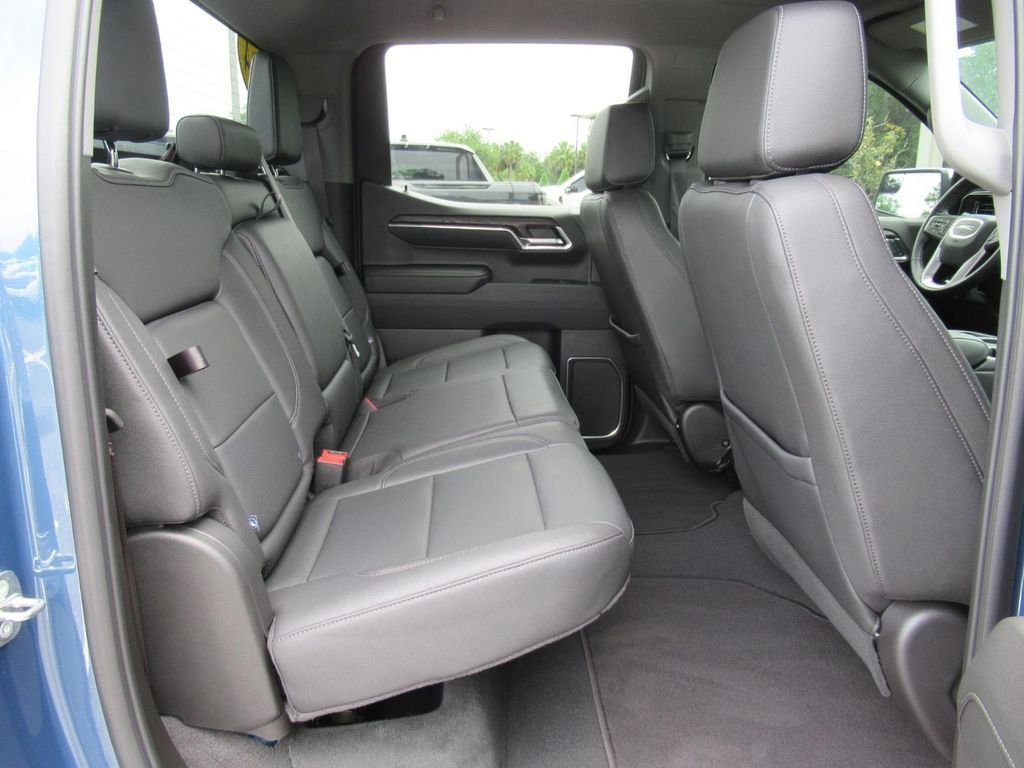 2024 GMC Sierra 1500 SLT - Photo 29