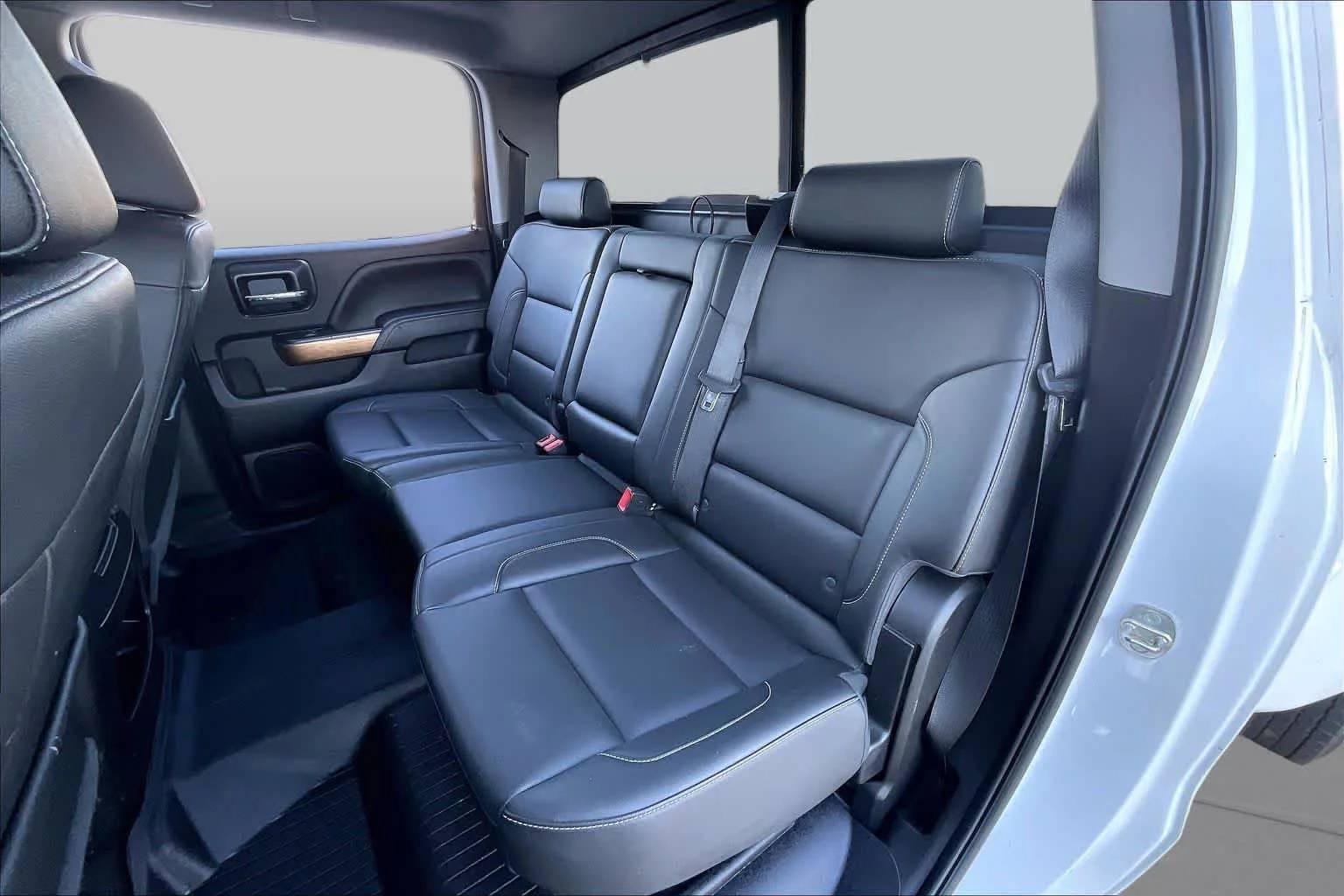 Used 2018 Summit White Chevrolet LTZ image 19