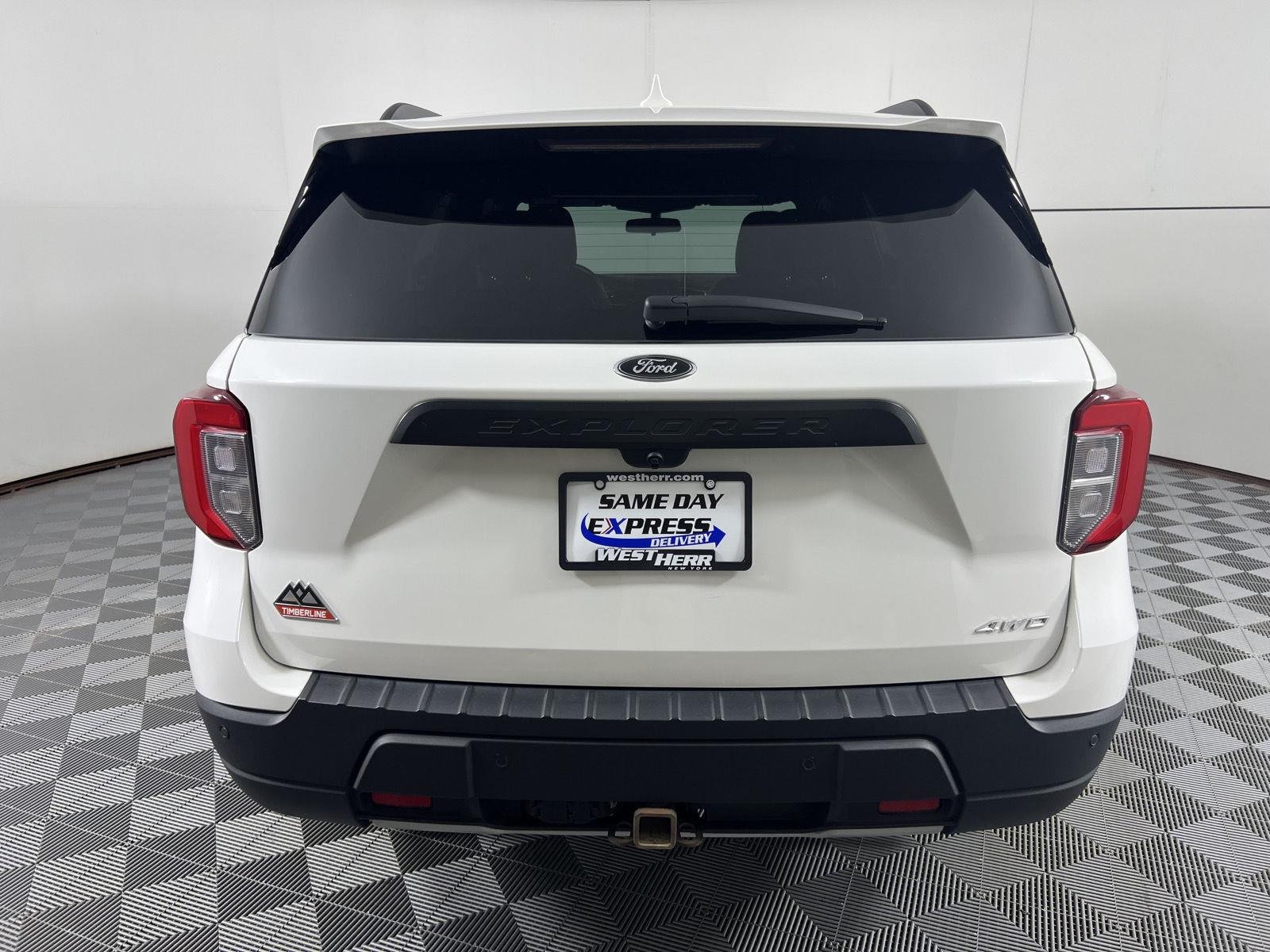 Used 2022 Star White Metallic Tri-Coat Ford Timberline image 9