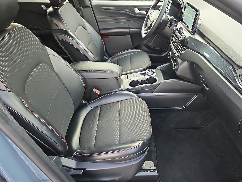 Used 2025 Vapor Blue Ford ST-Line image 10