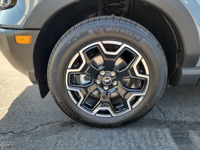 New 2026 Azure Gray Metallic Tri-Coat Ford Outer Banks® image 22