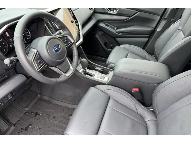 New 2026 CRYSTAL WHITE PEARL Subaru Limited 7-Passenger image 10