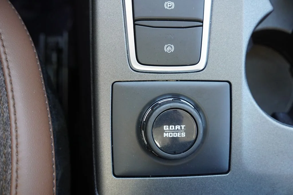 Used 2025 Gray Ford Outer Banks image 31