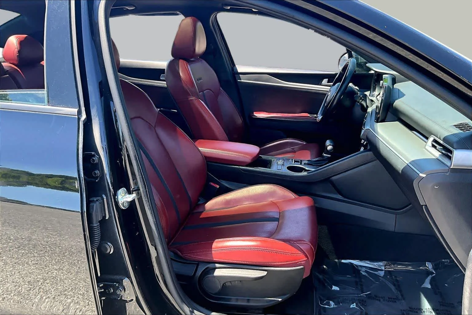Used 2022 Ebony Black Kia GT-Line image 9