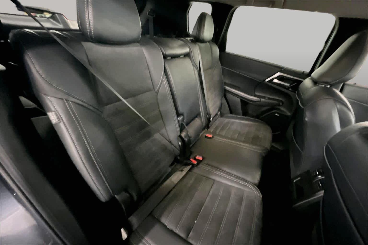 Used 2025 Graphite Gray Mitsubishi SE image 20