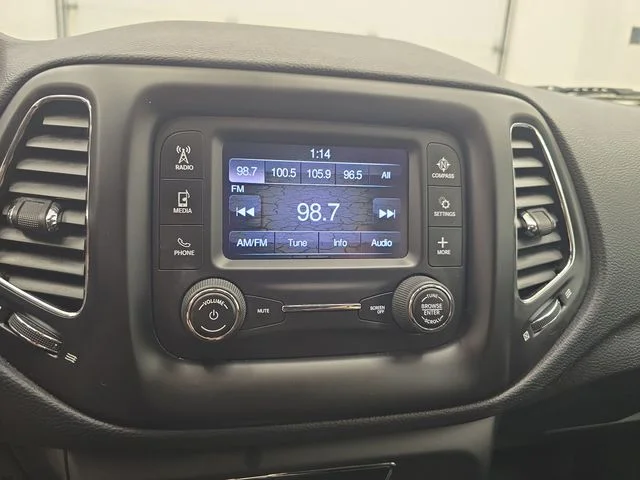 Used 2018 White Clearcoat Jeep Latitude image 21