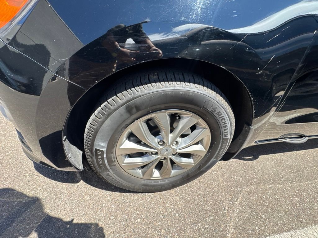 Used 2021 Black Kia LX image 4