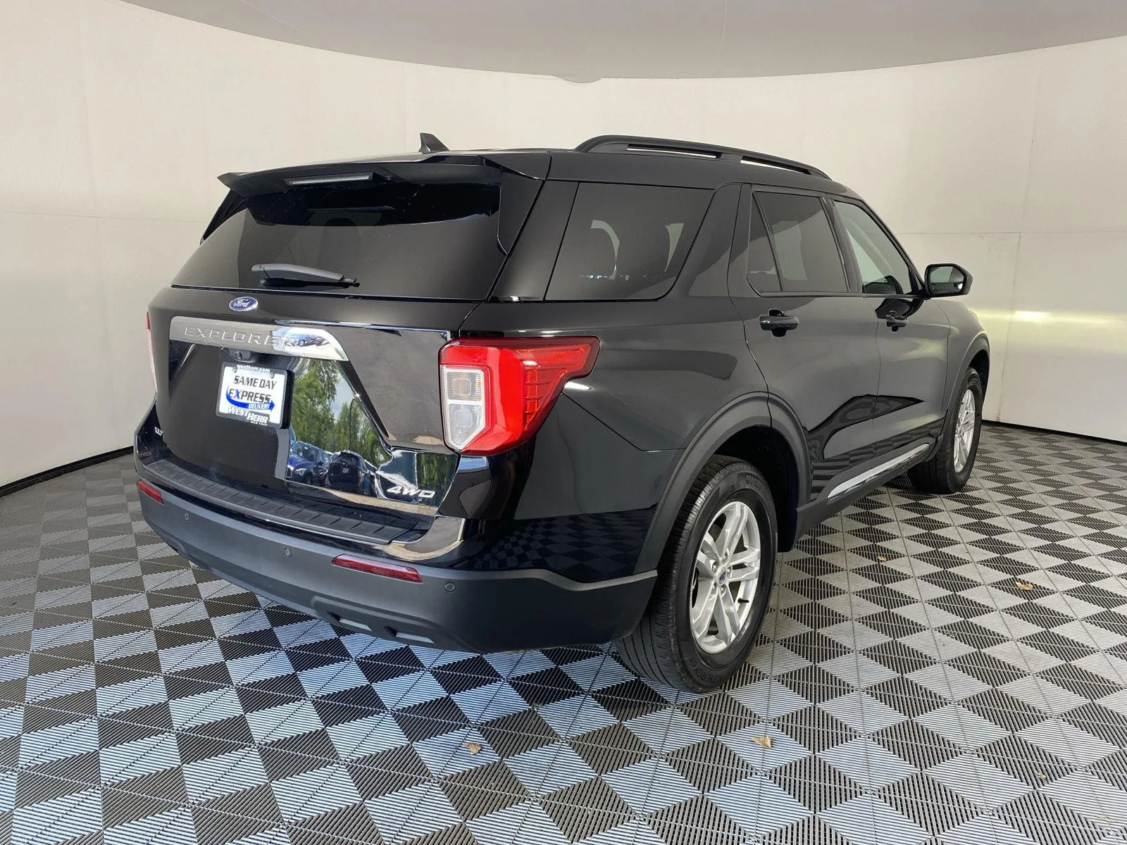 Used 2024 Agate Black Ford XLT image 26