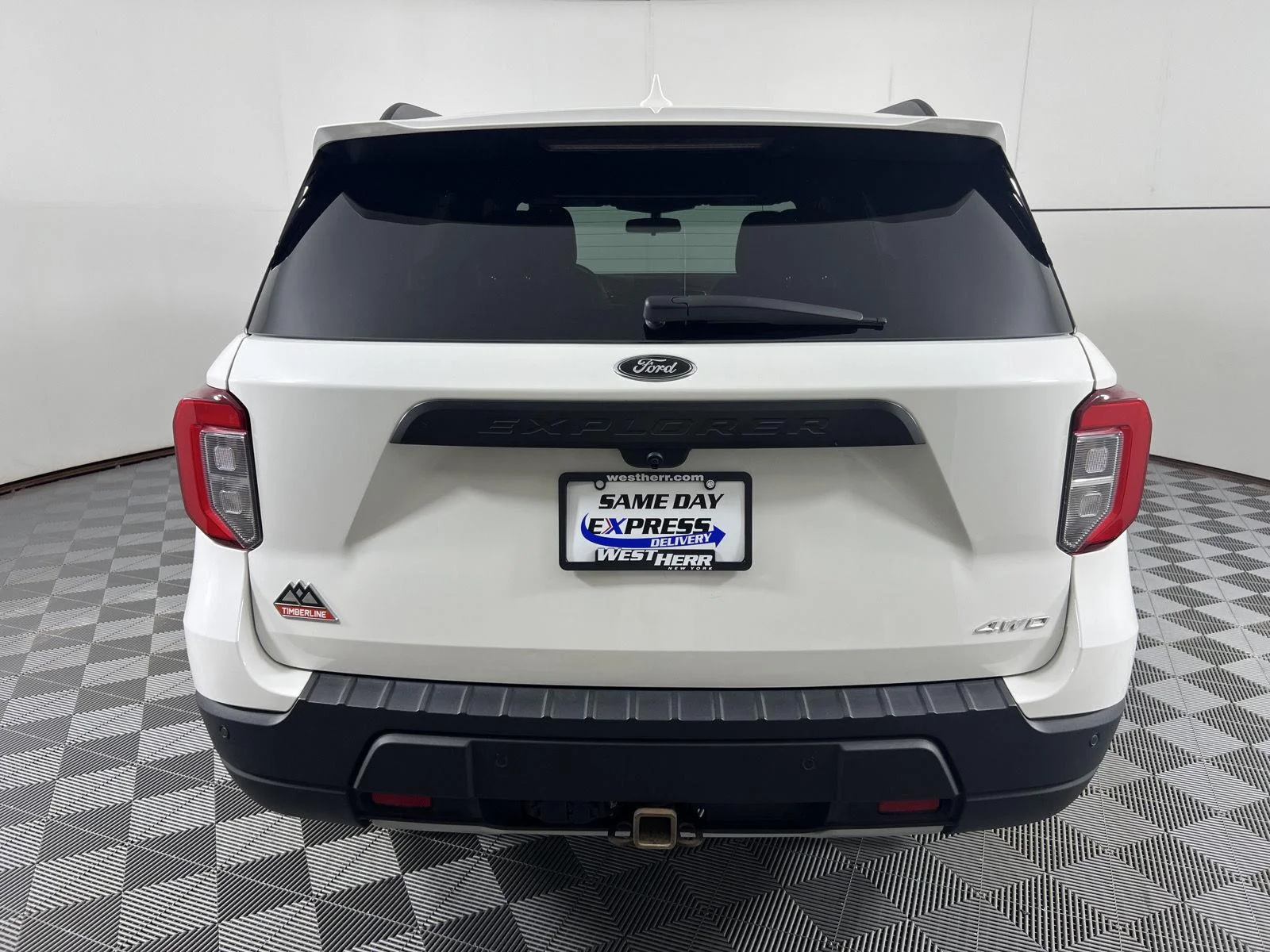Used 2022 Star White Metallic Tri-Coat Ford Timberline image 9