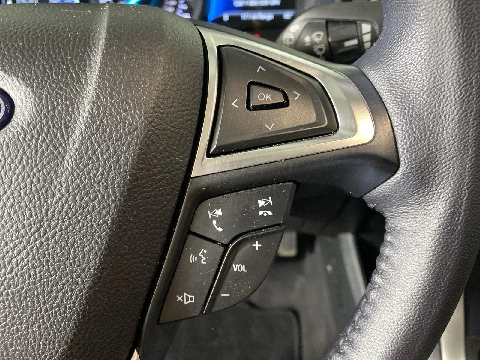 Used 2023 Carbonized Gray Ford SEL image 23