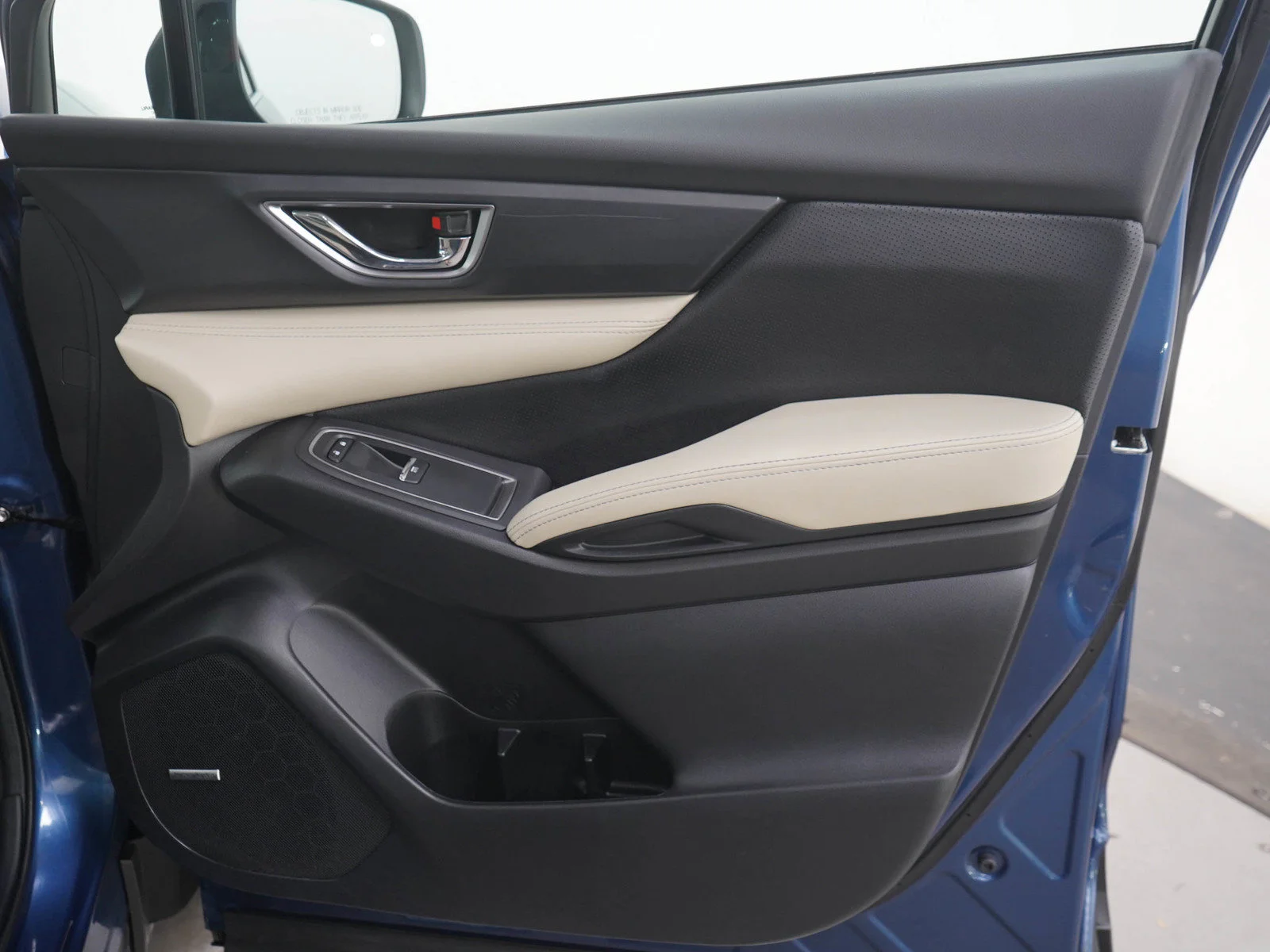 Used 2022 Abyss Blue Pearl Subaru Limited image 12