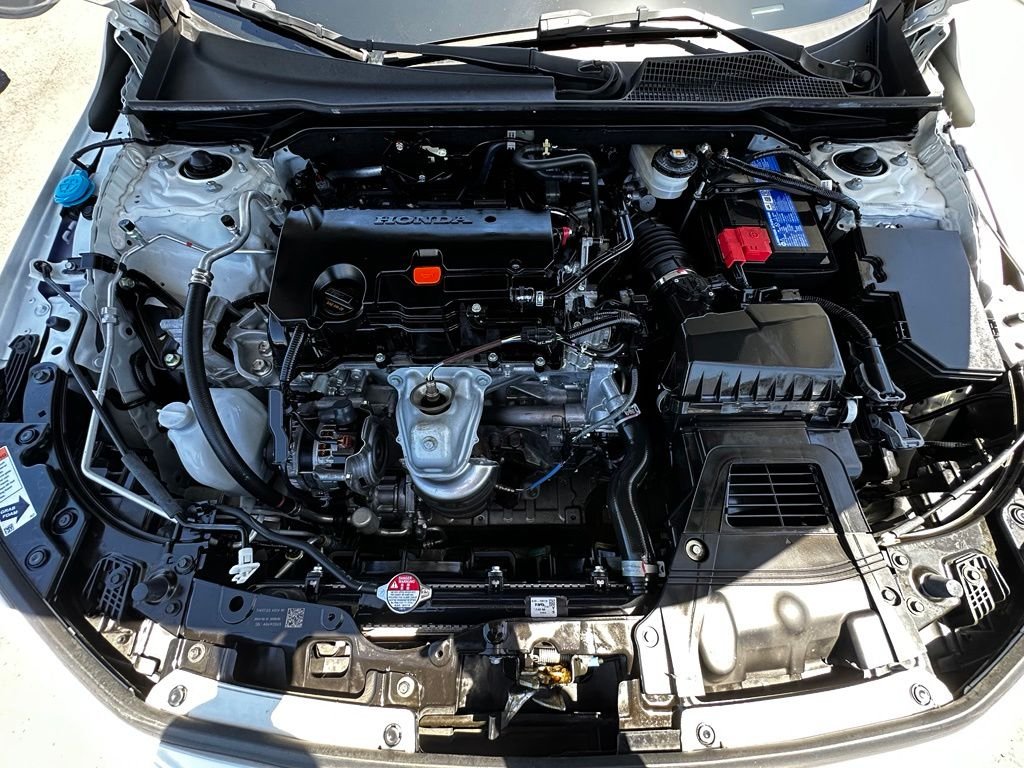 Used 2024  Honda Sport image 16