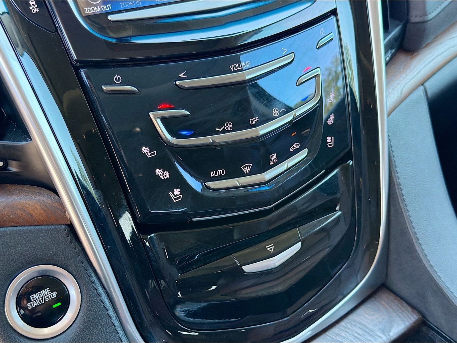 Used 2020 White Cadillac Luxury image 36