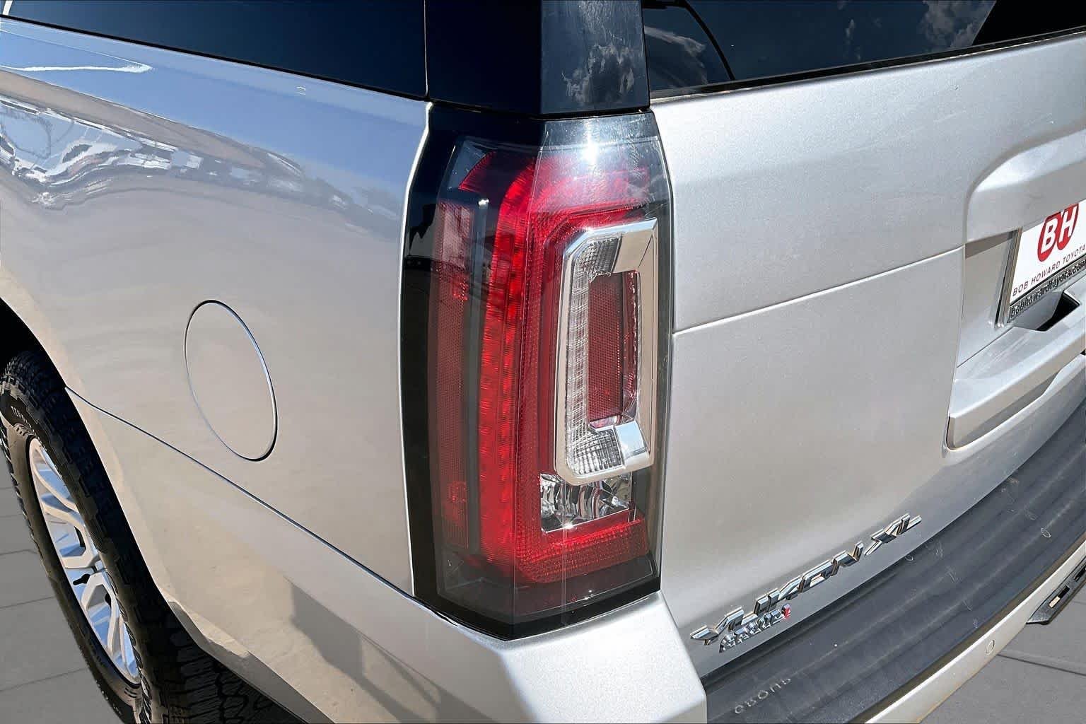 Used 2018 Quicksilver Metallic GMC SLT image 27